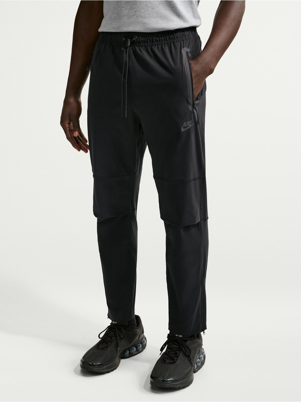 NWT $120 Nike Tech Men's Woven Trousers Pants Lightweight Medium Black